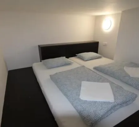 Rum i privatbostad Cozy Soukenicka S25 *